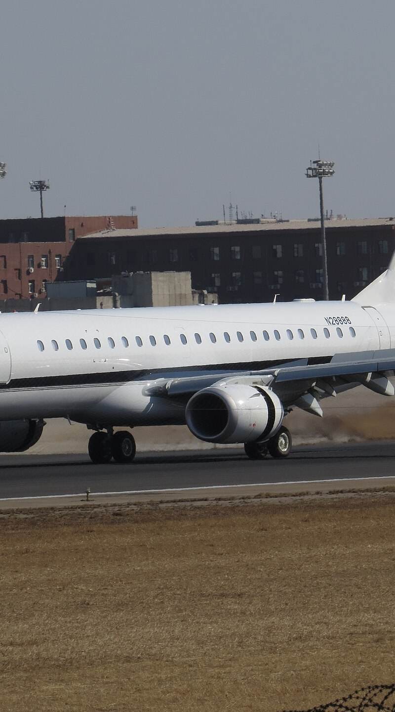 N28888 - Twin-engine aircraft