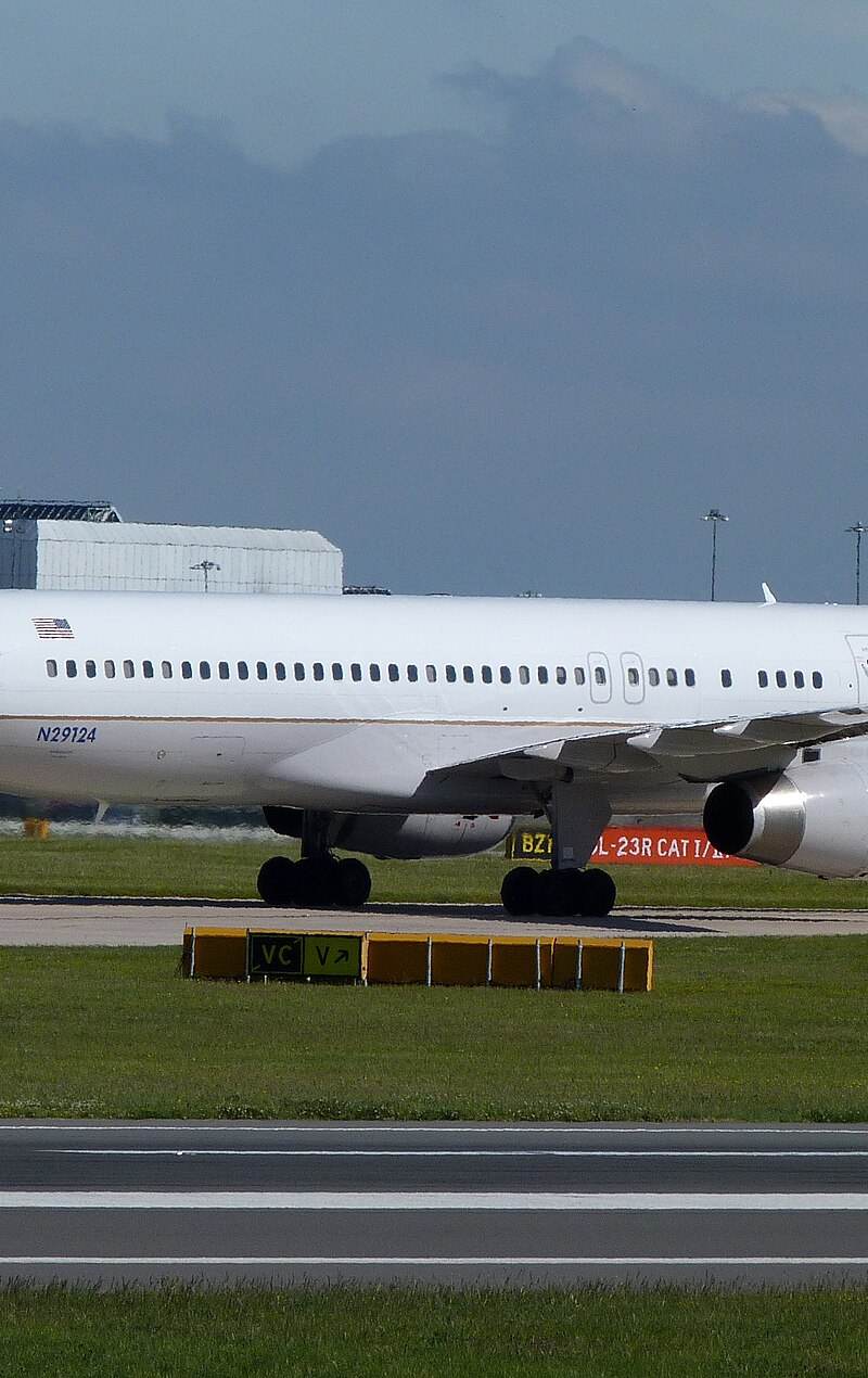 N29124 - Twin-engine aircraft