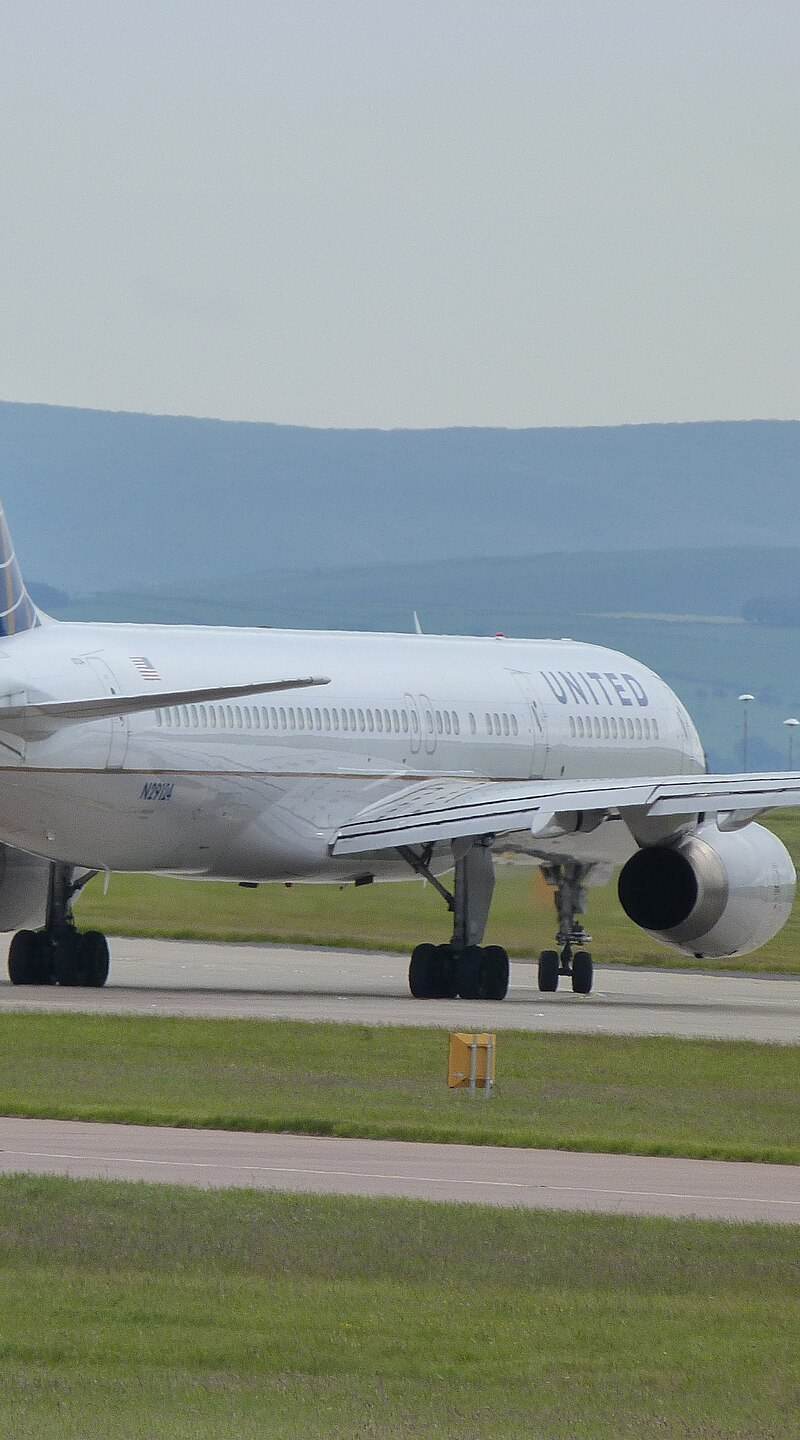 N29124 - Twin-engine aircraft