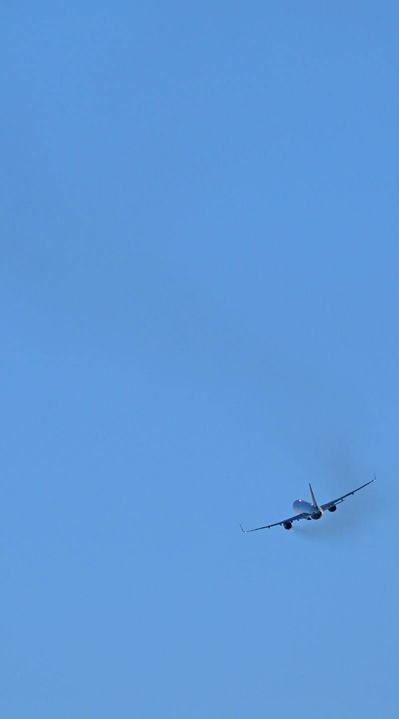 N29129 - Twin-engine aircraft