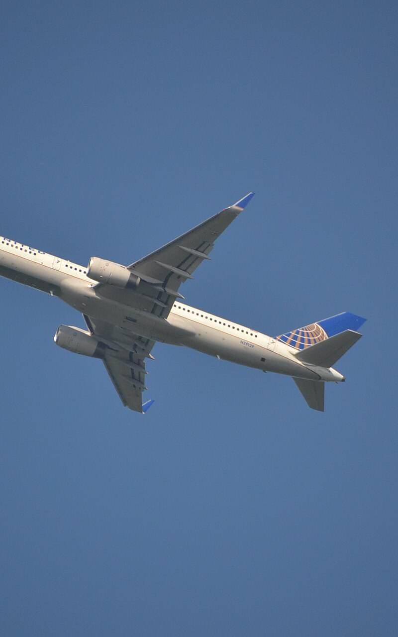 N29129 - Twin-engine aircraft