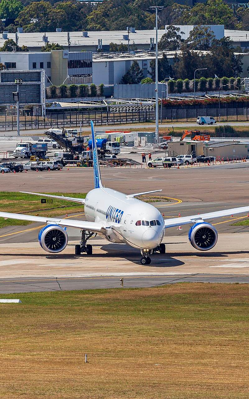 N29978 - Twin-engine aircraft