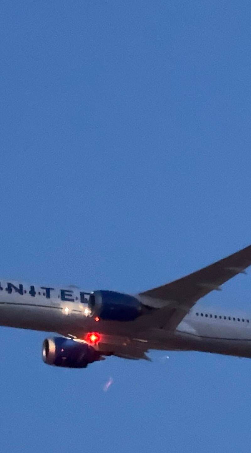 N29981 - Twin-engine aircraft