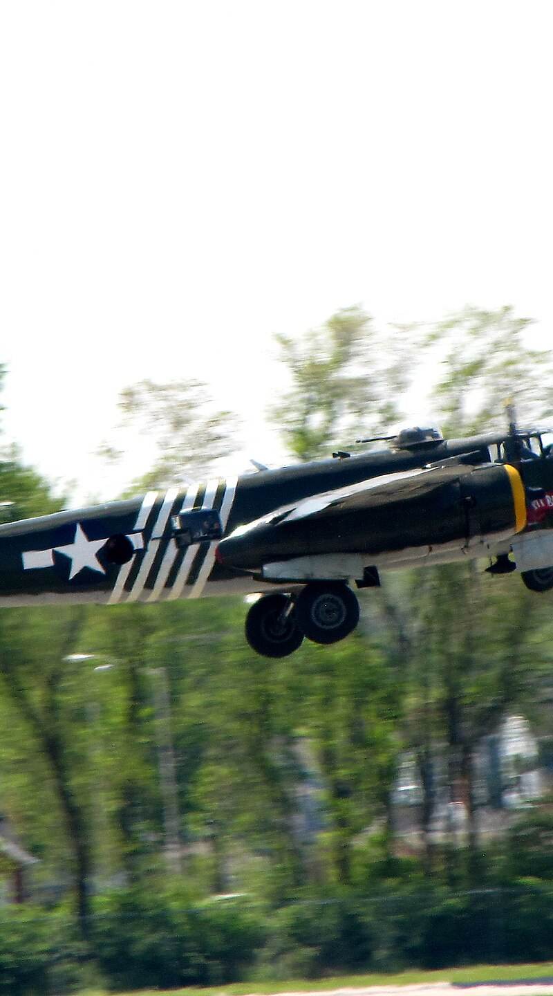 N30801 - Twin-engine aircraft