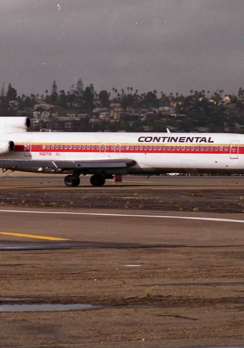N32718 - Aircraft