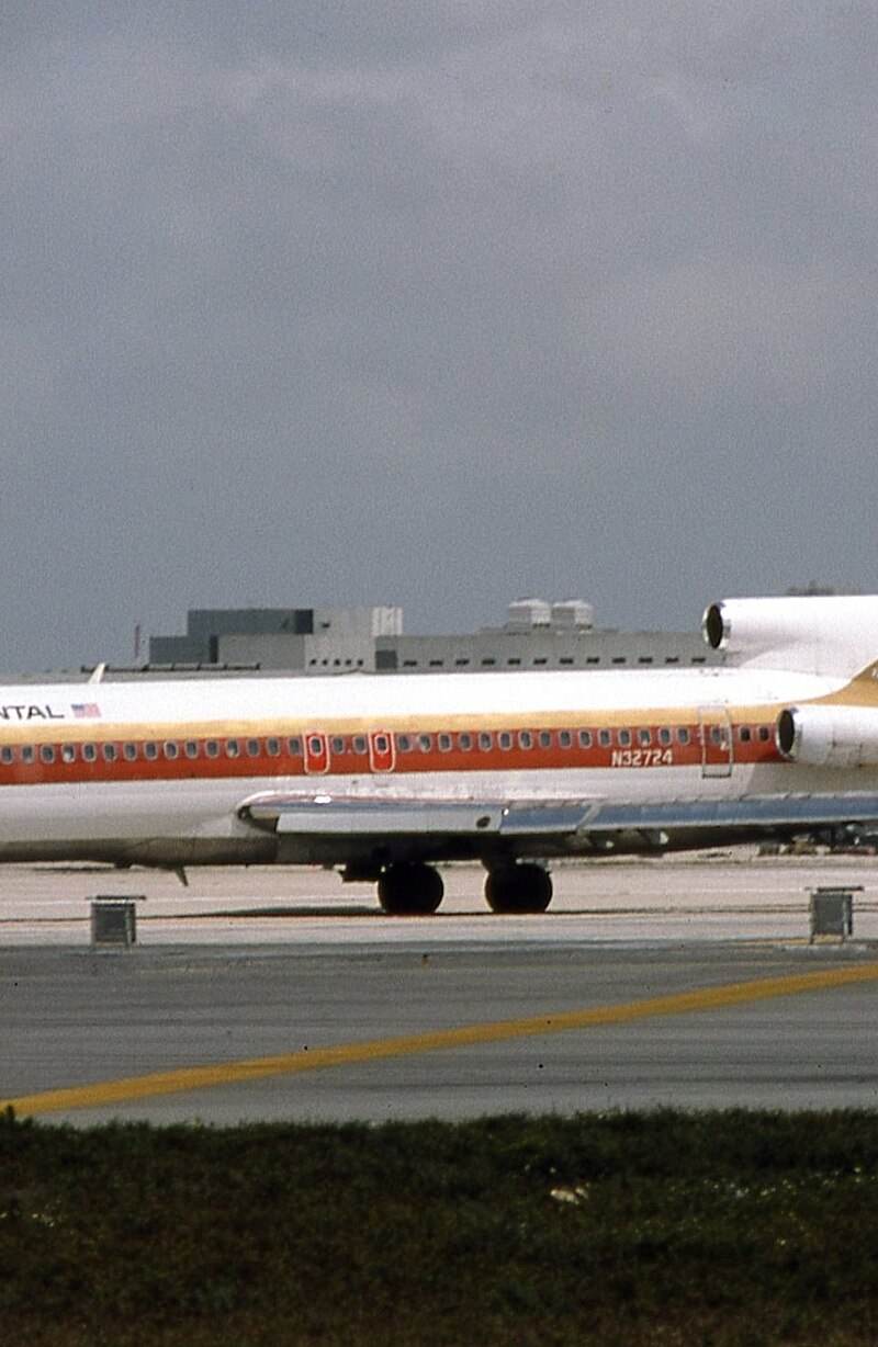 N32724 - Aircraft