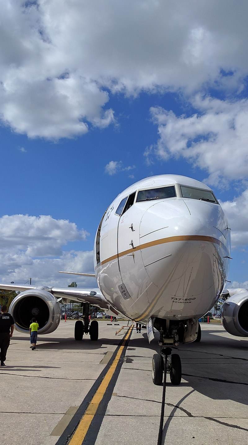 N33289 - Twin-engine aircraft