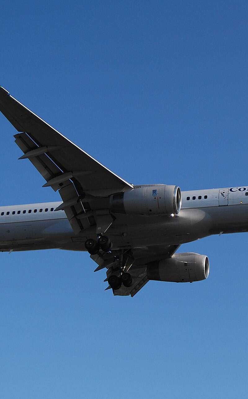 N34131 - Twin-engine aircraft