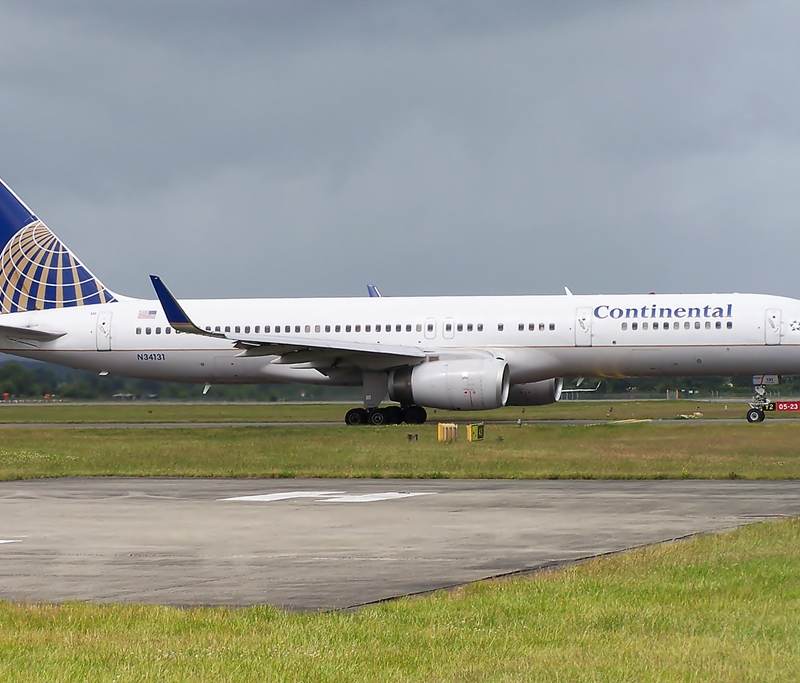 N34131 - Twin-engine aircraft
