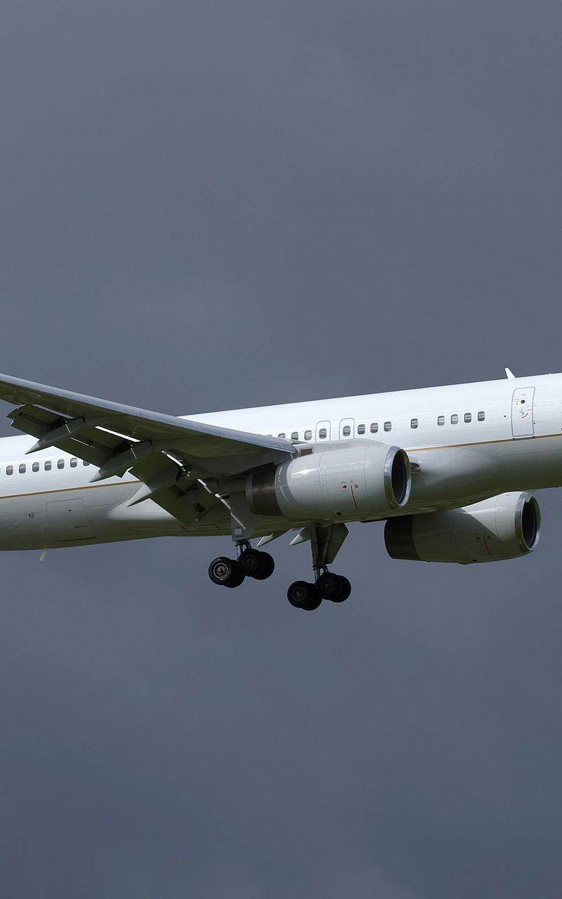 N34131 - Twin-engine aircraft