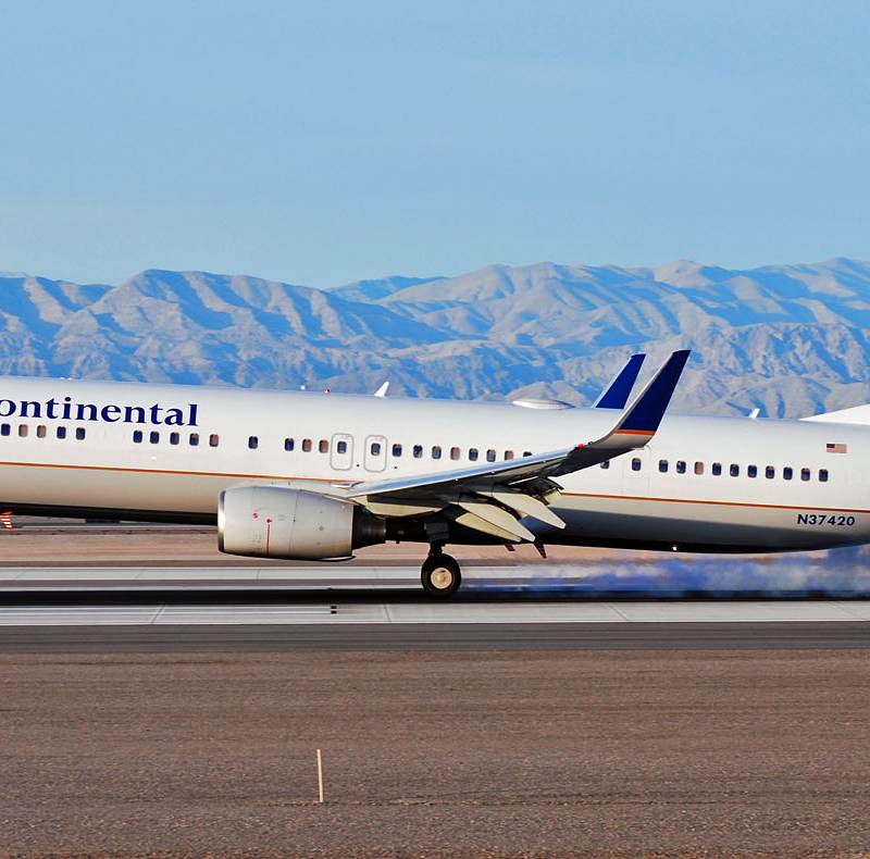 N37420 - Boeing