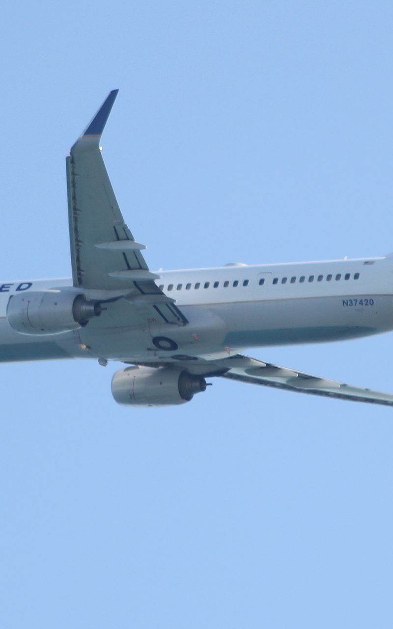 N37420 - Boeing