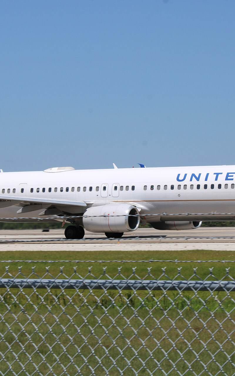 N37437 - Boeing