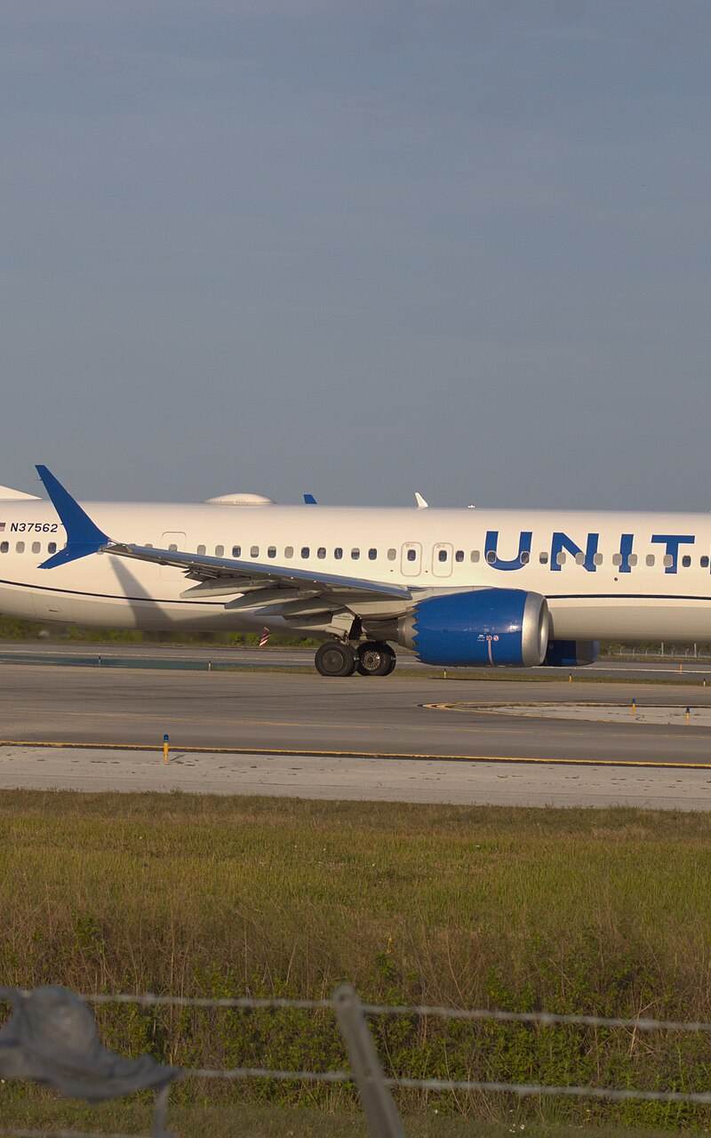 N37562 - Boeing