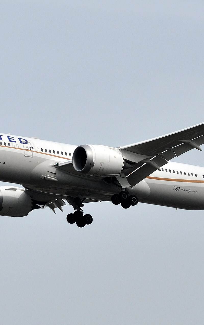N38950 - Twin-engine aircraft