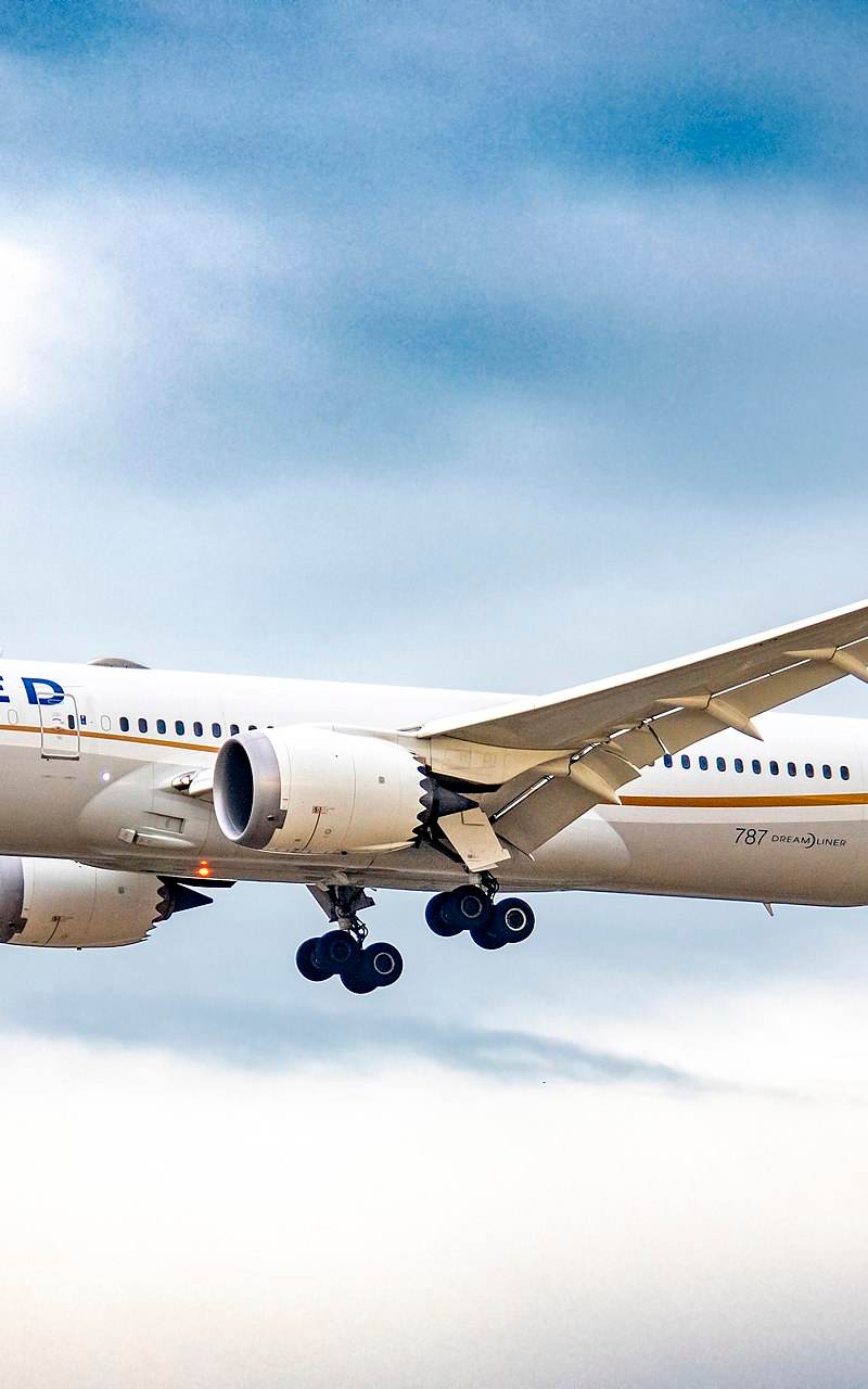 N38950 - Twin-engine aircraft