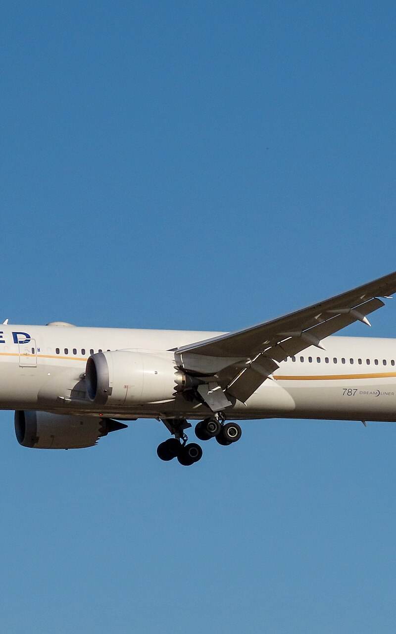 N38950 - Twin-engine aircraft