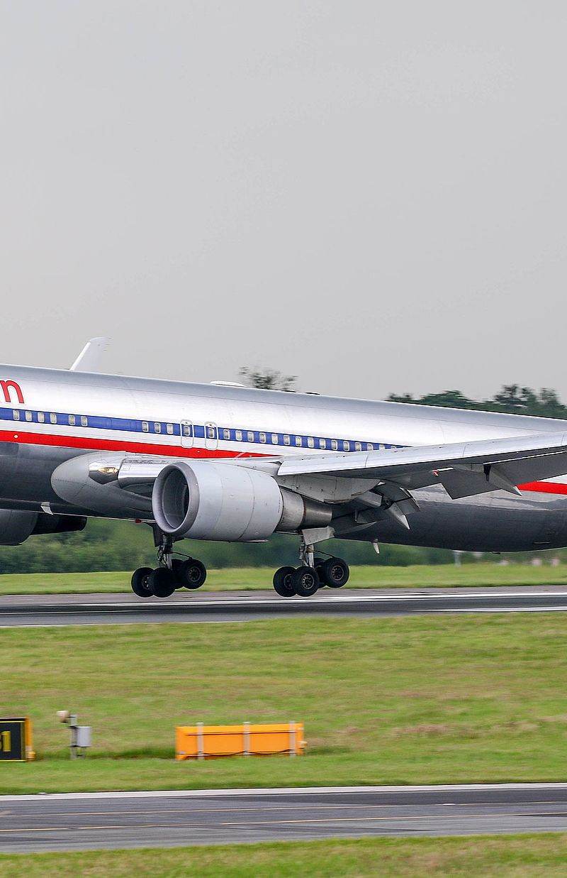 N39365 - Twin-engine aircraft