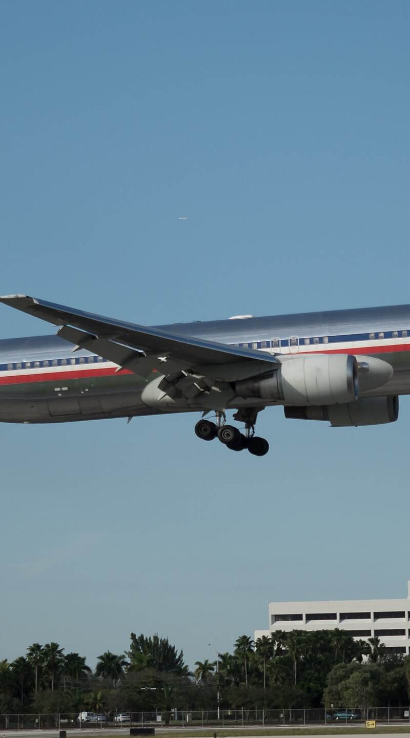 N39367 - Twin-engine aircraft