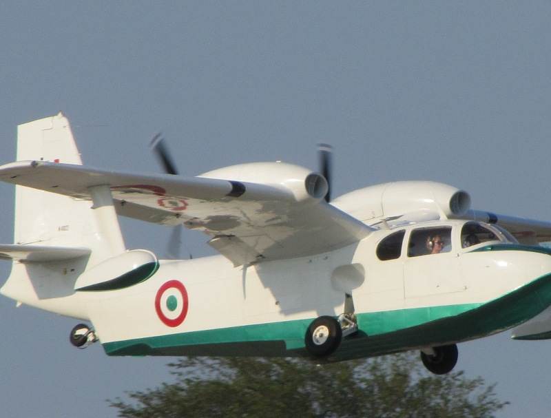 N40022 - Twin-engine aircraft