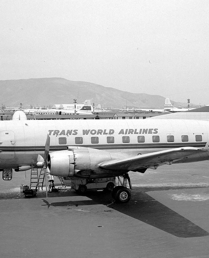 N40439 - Twin-engine aircraft