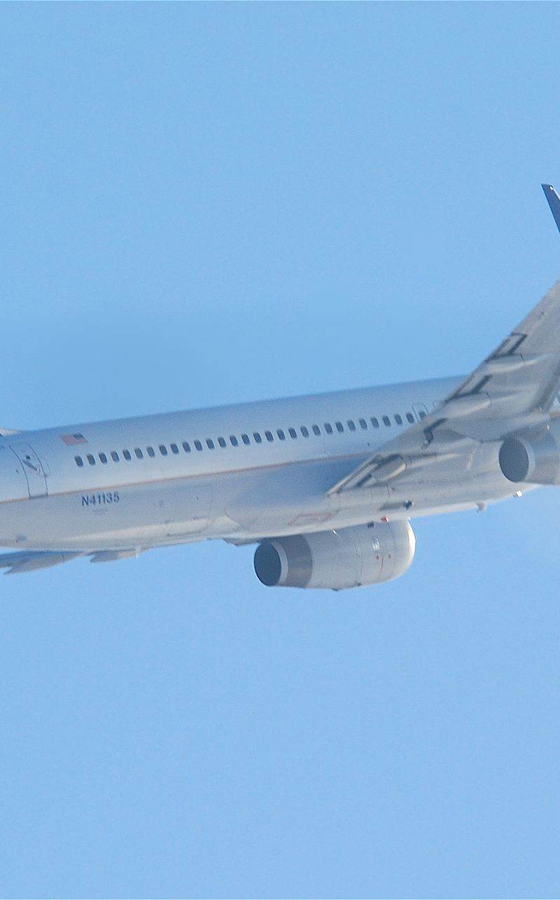 N41135 - Twin-engine aircraft