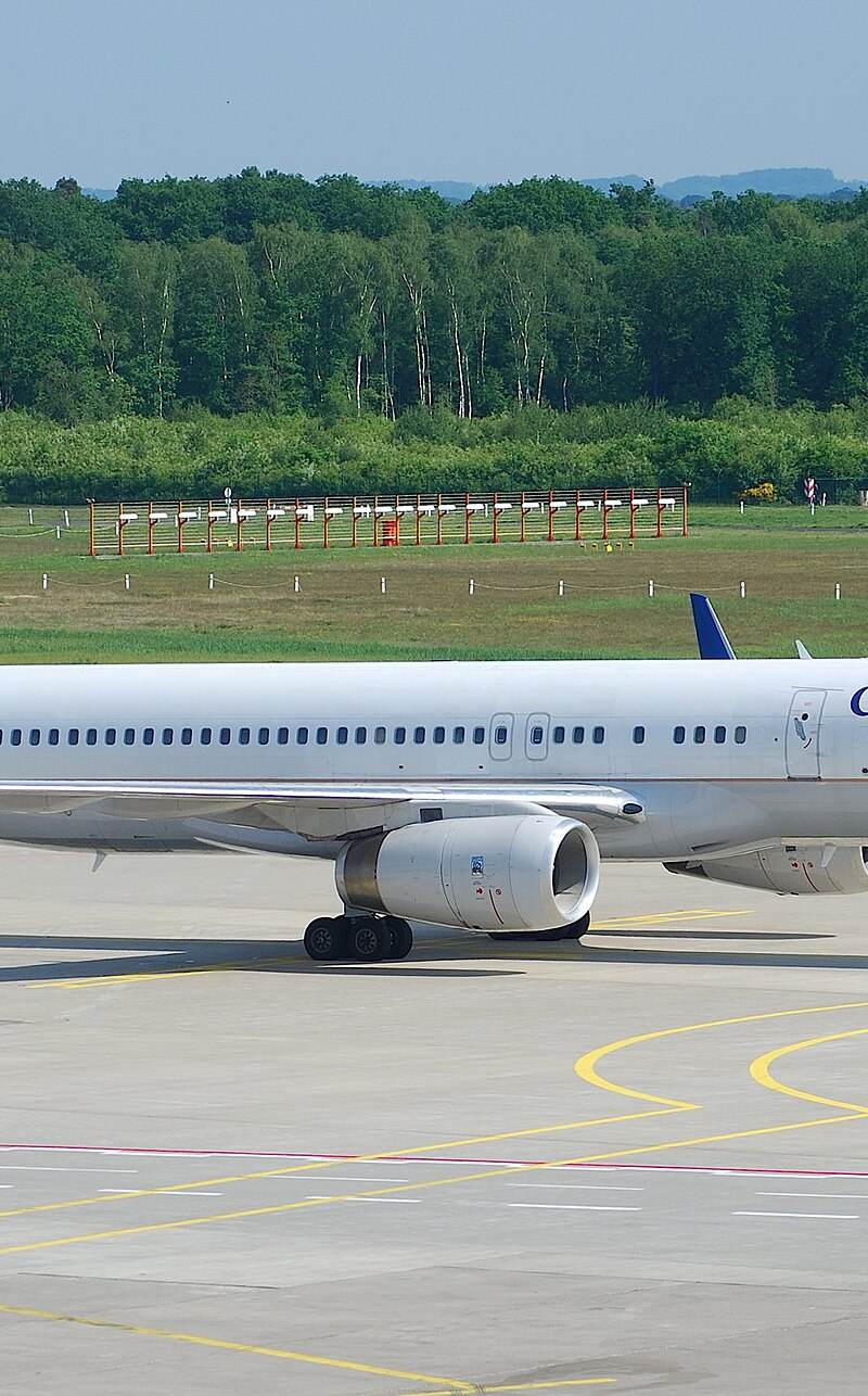 N41140 - Twin-engine aircraft