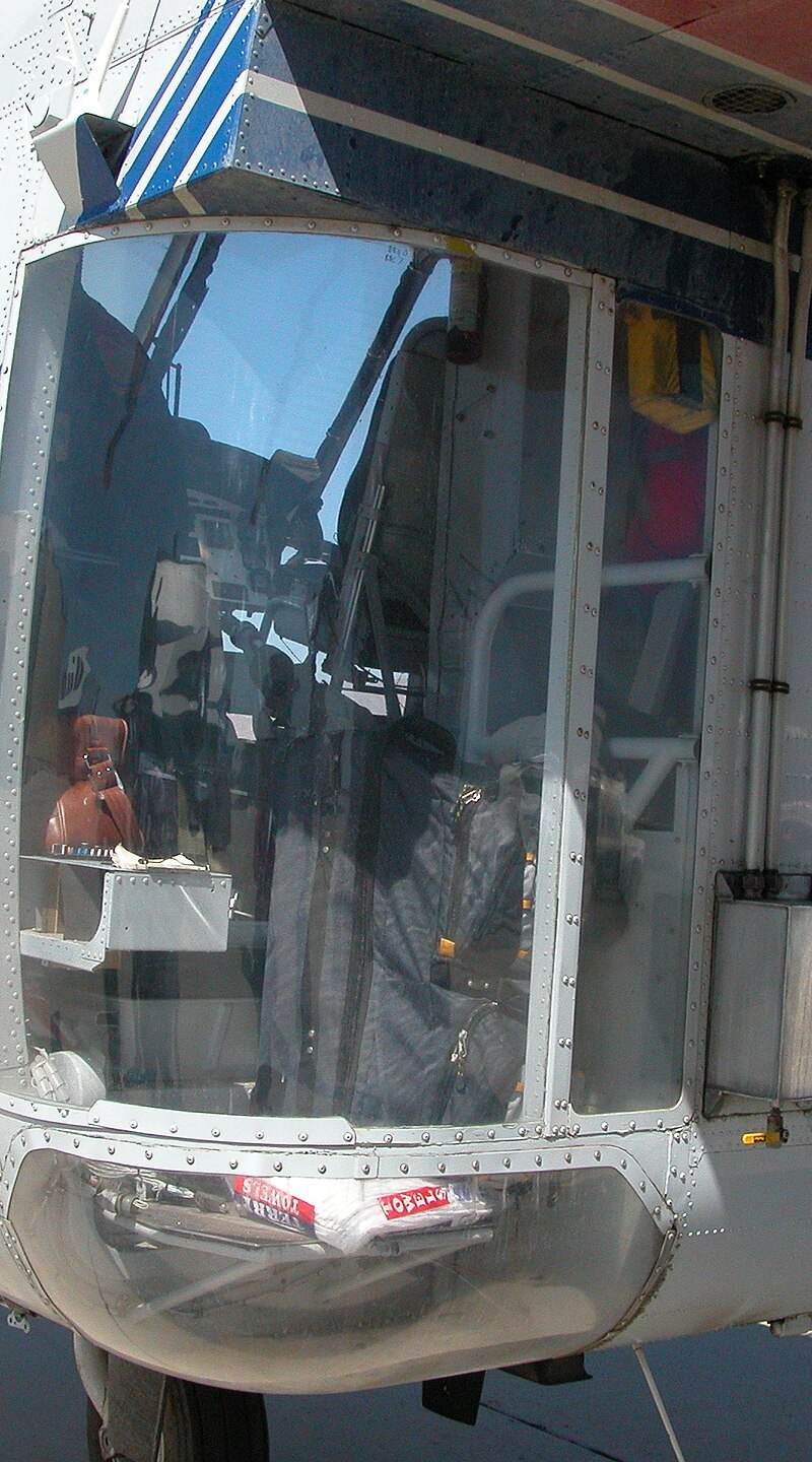N44094 - Helicopter