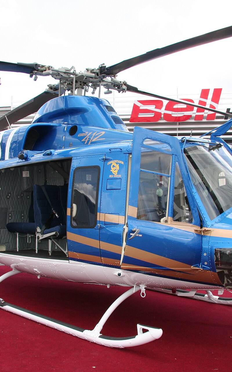N44438 - Helicopter