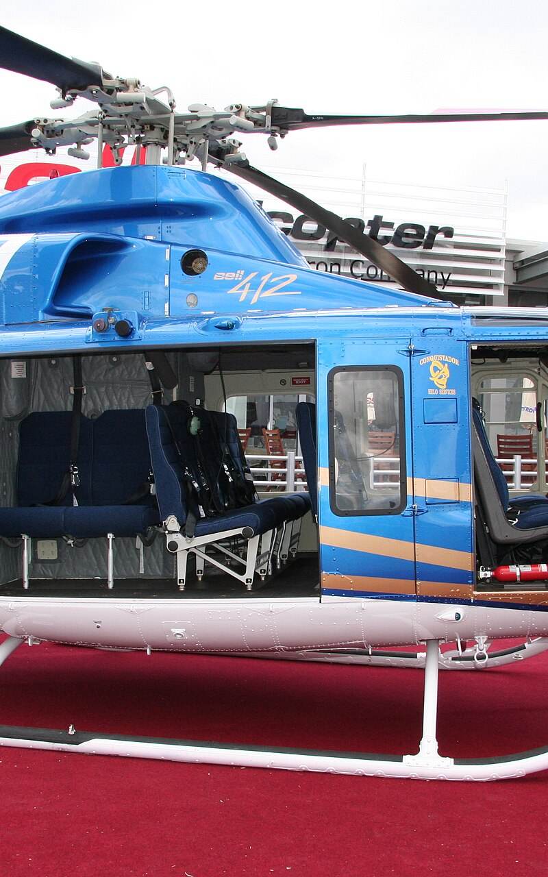 N44438 - Helicopter