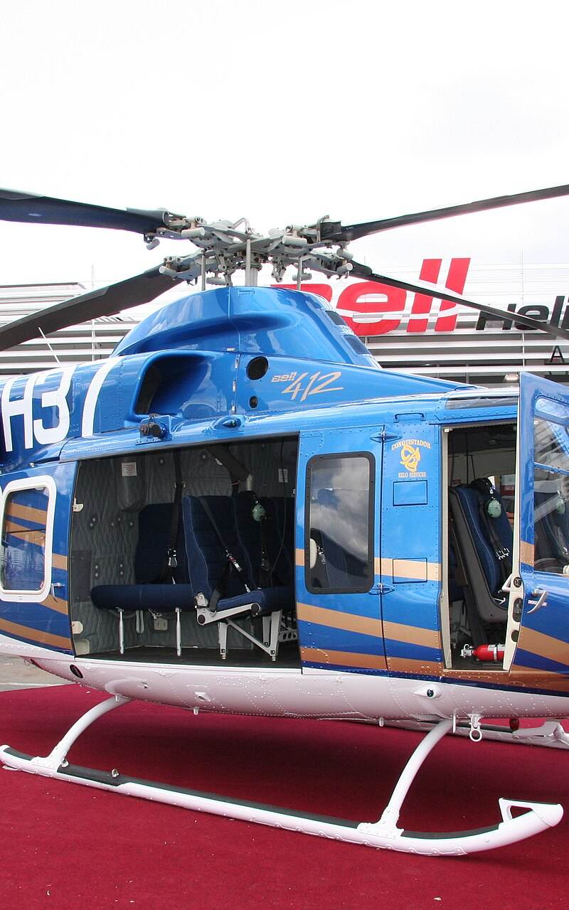 N44438 - Helicopter
