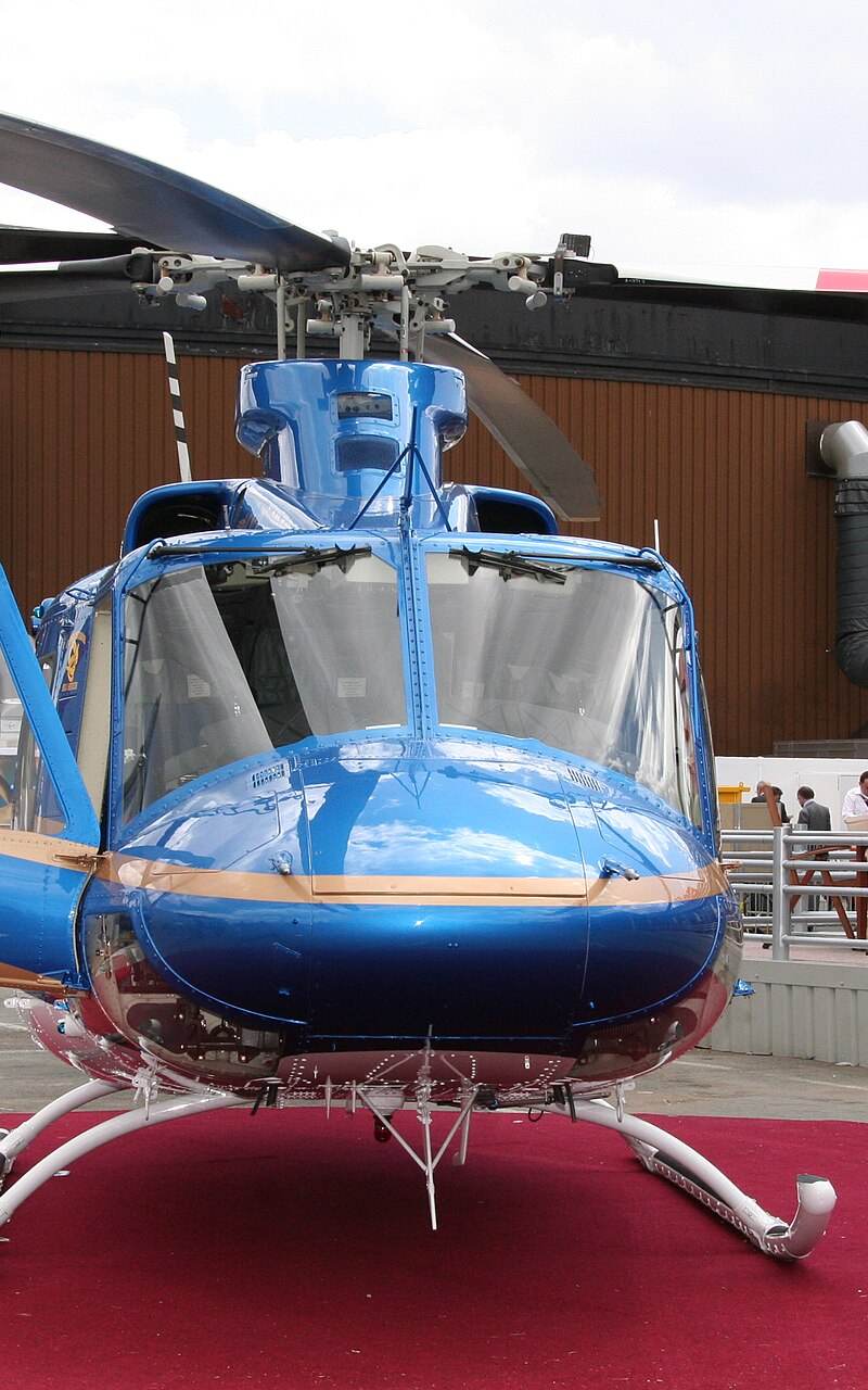 N44438 - Helicopter