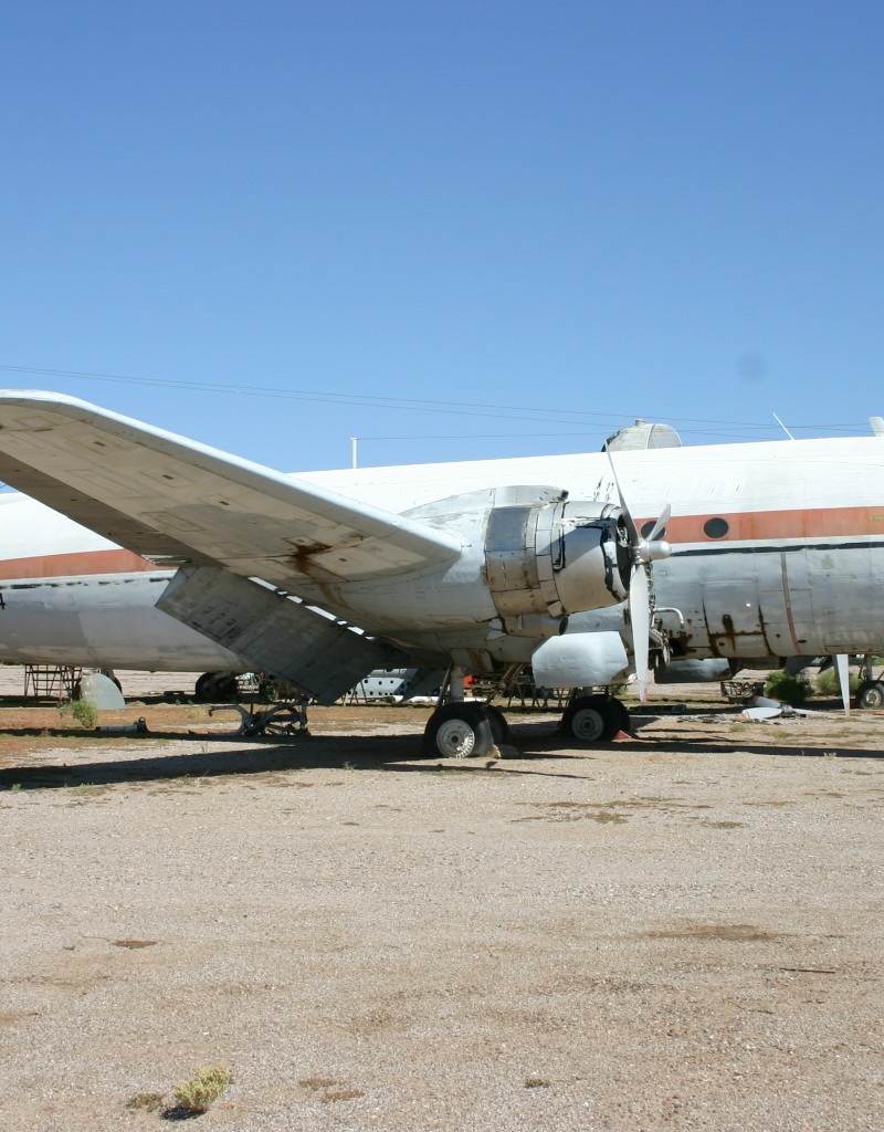 N44904 - Twin-engine aircraft