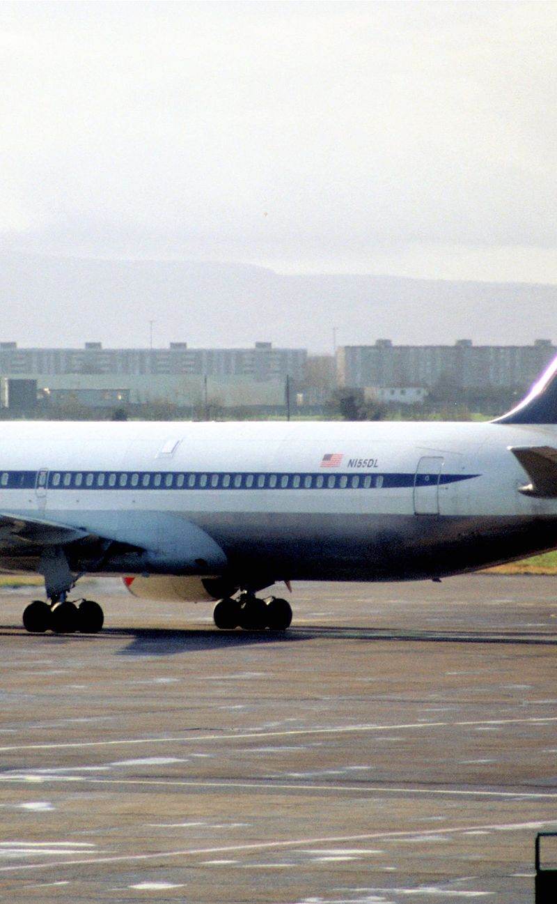 N155DL - Twin-engine aircraft