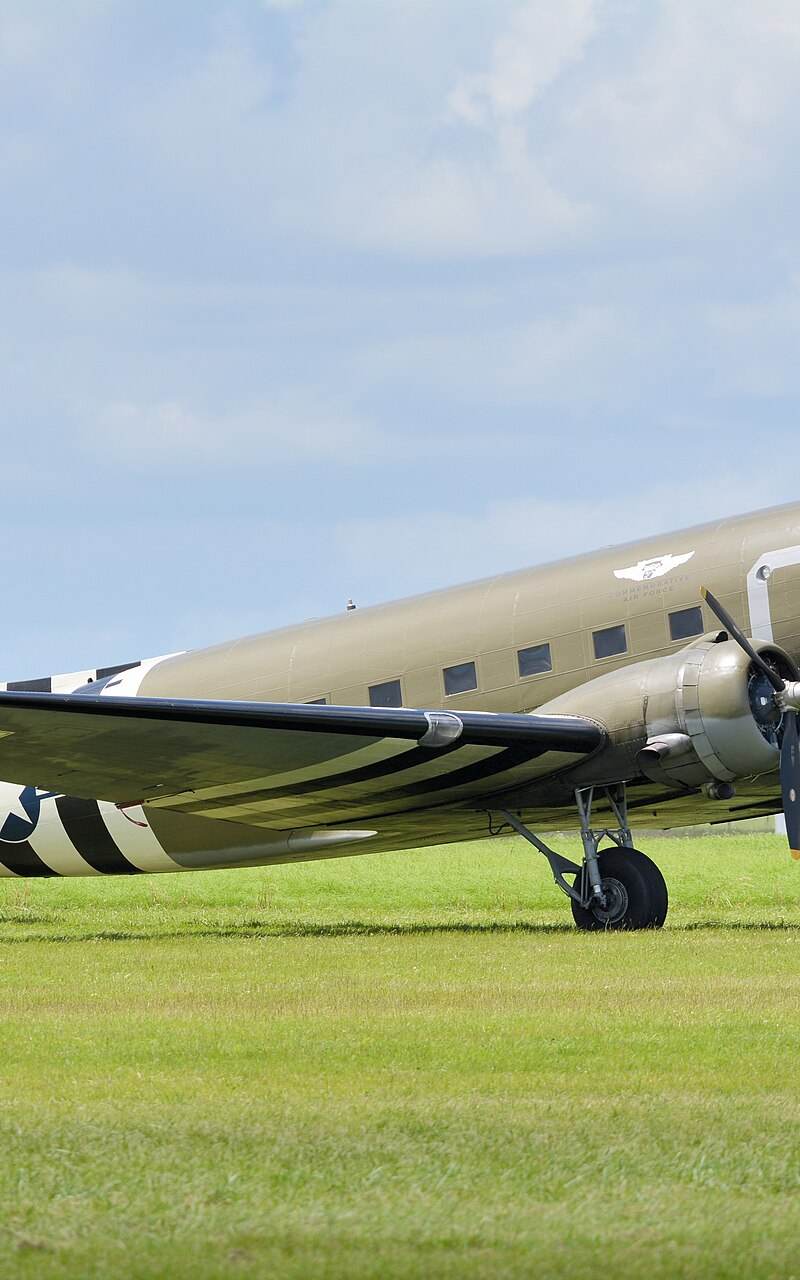  - Twin-engine aircraft