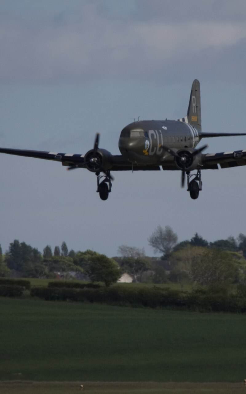 N45366 - Twin-engine aircraft