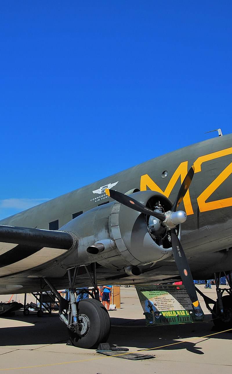 N45366 - Twin-engine aircraft