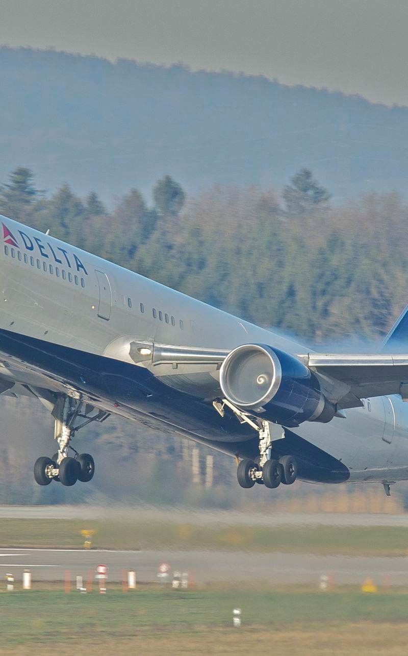 N155DL - Twin-engine aircraft