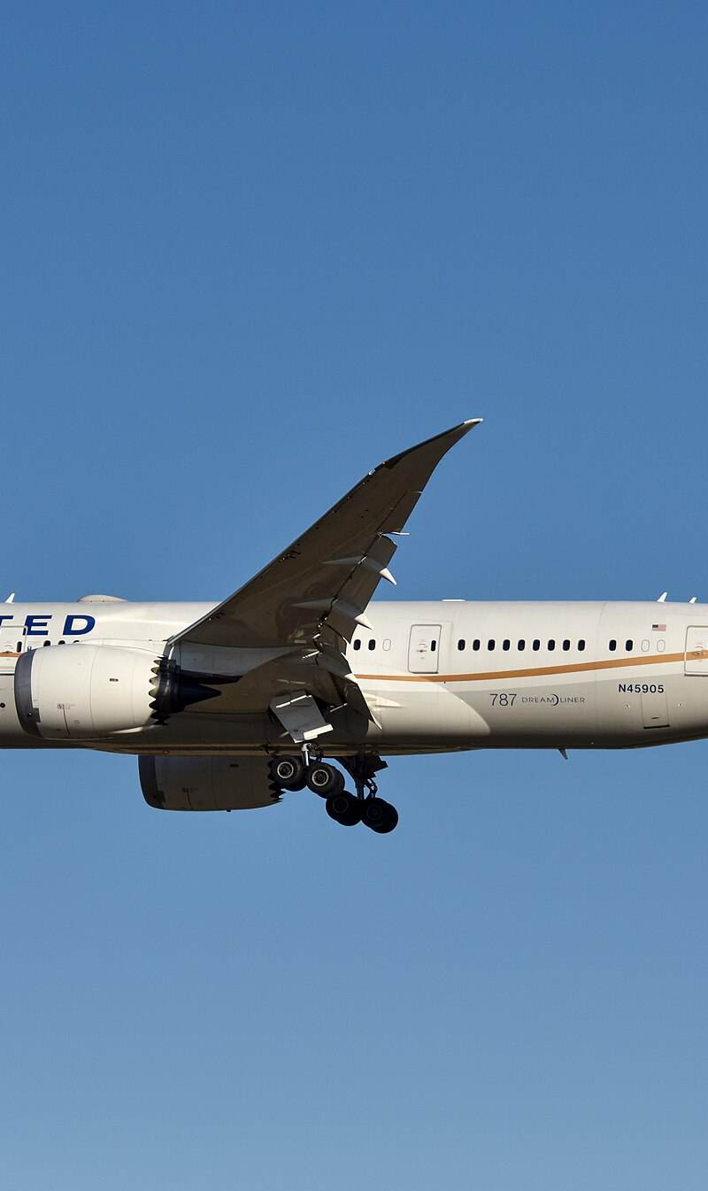 N45905 - Twin-engine aircraft