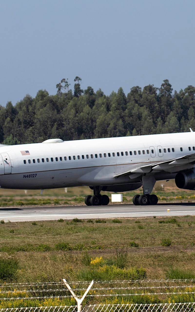 N48127 - Twin-engine aircraft