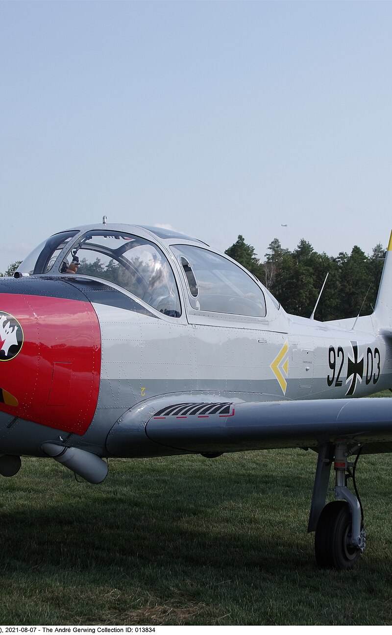 N52571 - Single-engine aircraft