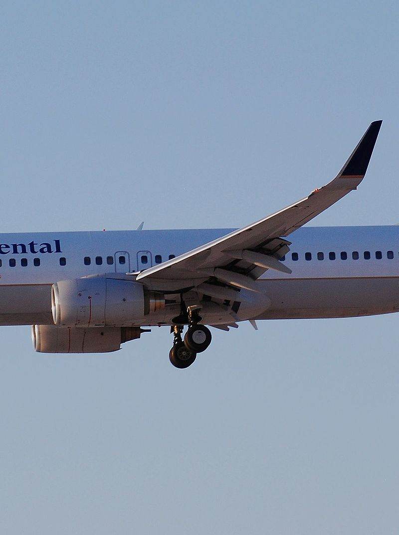 N54241 - Twin-engine aircraft