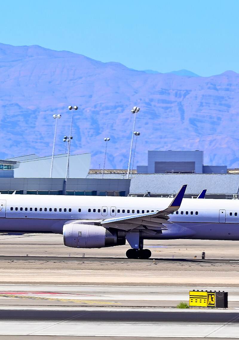 N56859 - Twin-engine aircraft