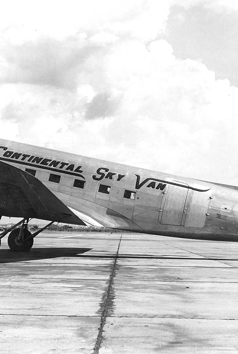  - Twin-engine aircraft