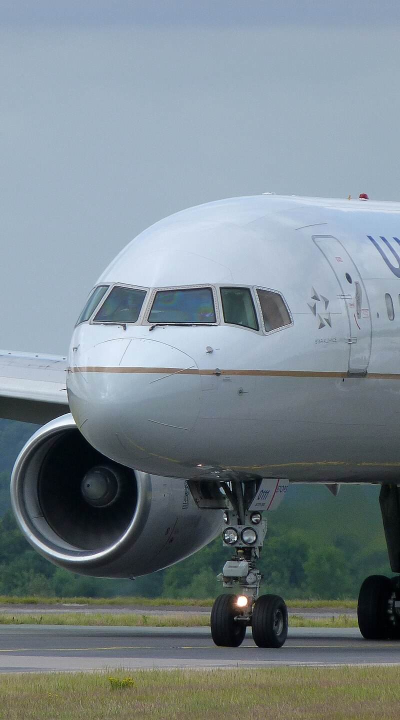 N57111 - Twin-engine aircraft