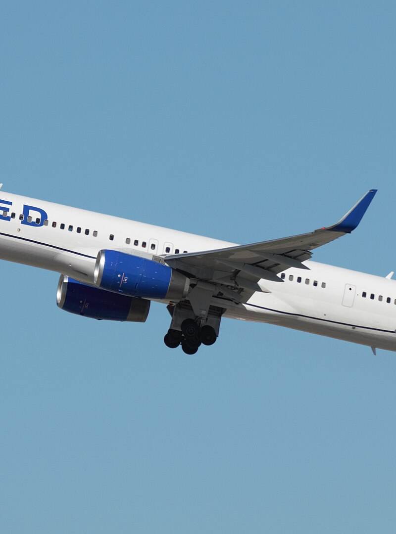 N57852 - Twin-engine aircraft