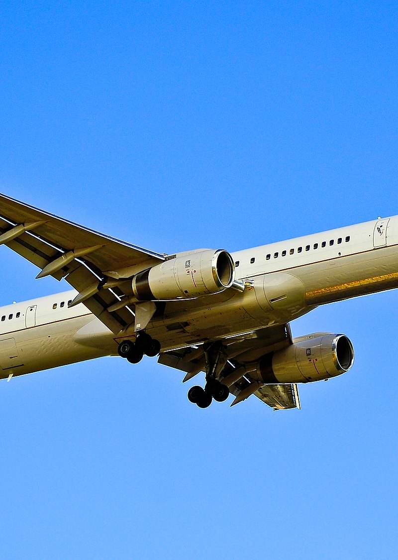 N57852 - Twin-engine aircraft