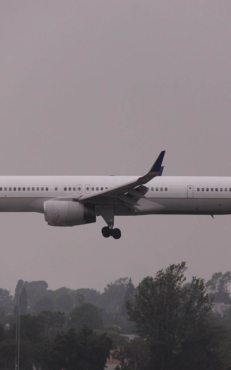 N57862 - Twin-engine aircraft