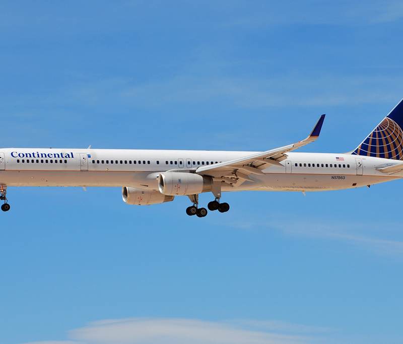 N57863 - Twin-engine aircraft