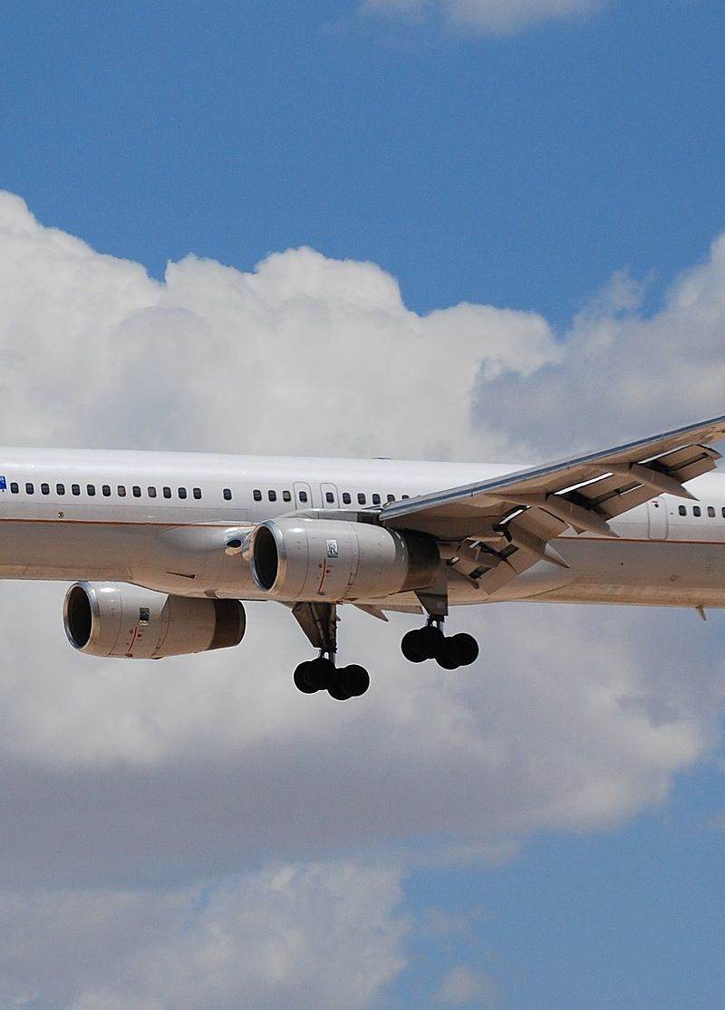 N57869 - Twin-engine aircraft